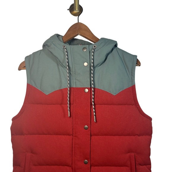 NWT Patagonia Bivy Down Hooded Vest Drumfire Red Women’s SZ M Mushroom Lining - Picture 2 of 11